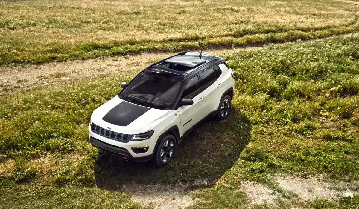 Jeep - Compass Longitude (O) - Best Car Rentals - Best Preowned Car - Exclusive Concierge Club.webp